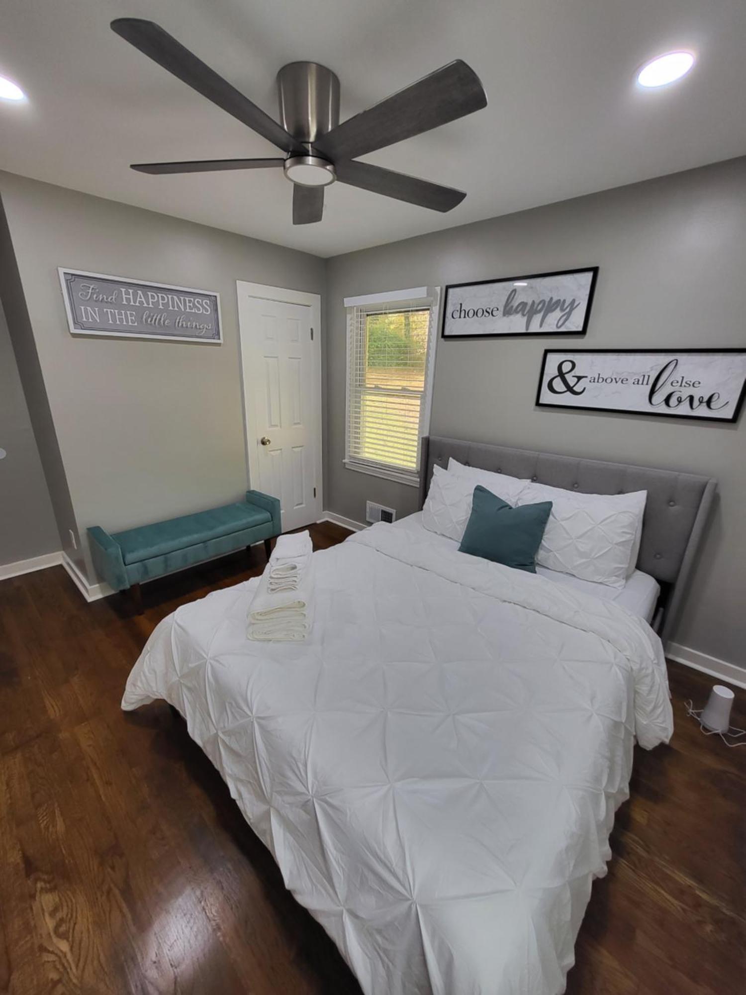 Rare Find! Private Heated Pool & Spa - Entire Home Near Atl City Center アトランタ エクステリア 写真
