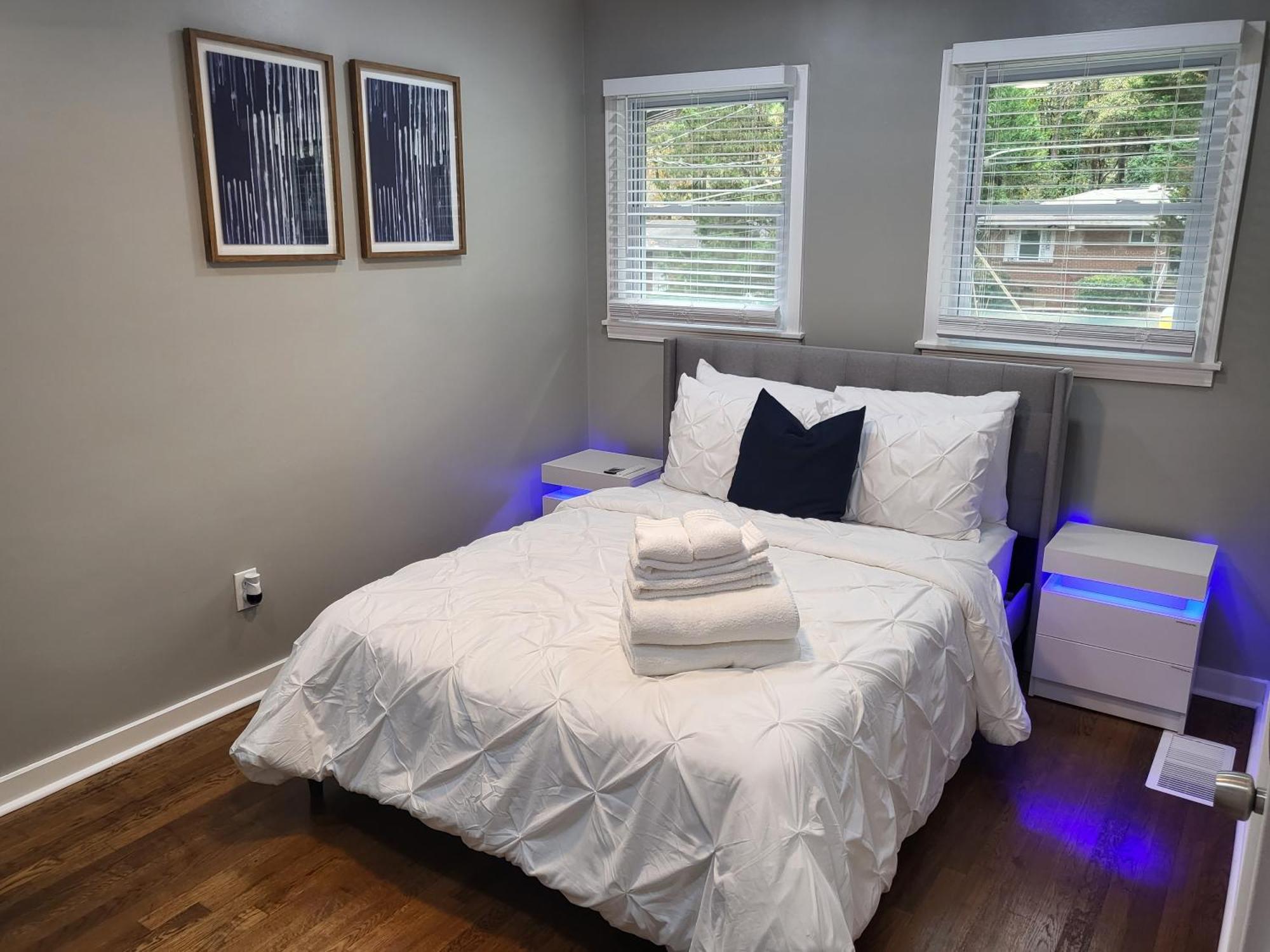 Rare Find! Private Heated Pool & Spa - Entire Home Near Atl City Center アトランタ エクステリア 写真